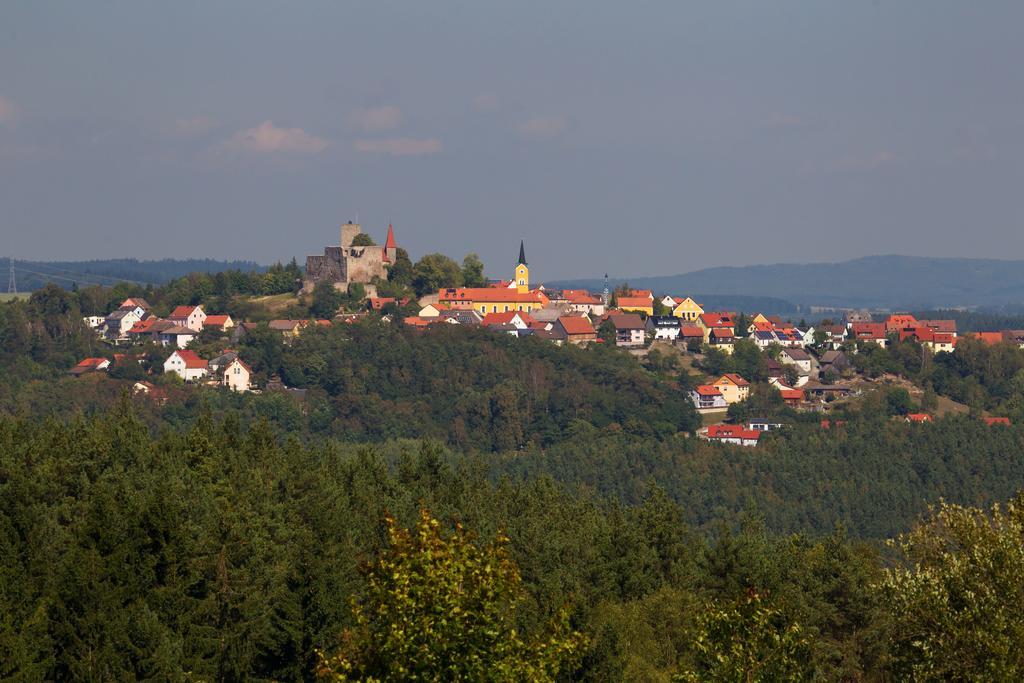 Отель Zum Schwarzen Baeren Фоэнштраус Экстерьер фото