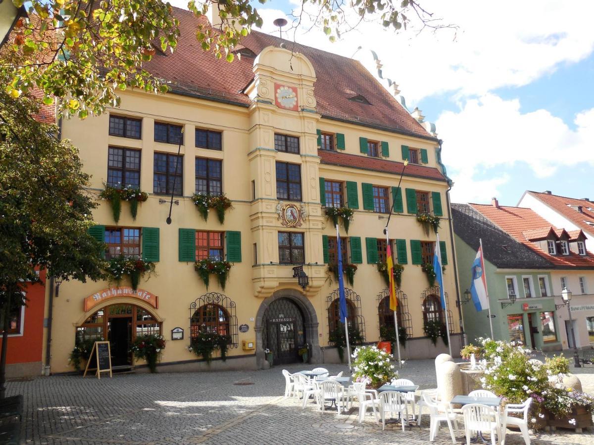 Отель Zum Schwarzen Baeren Фоэнштраус Экстерьер фото